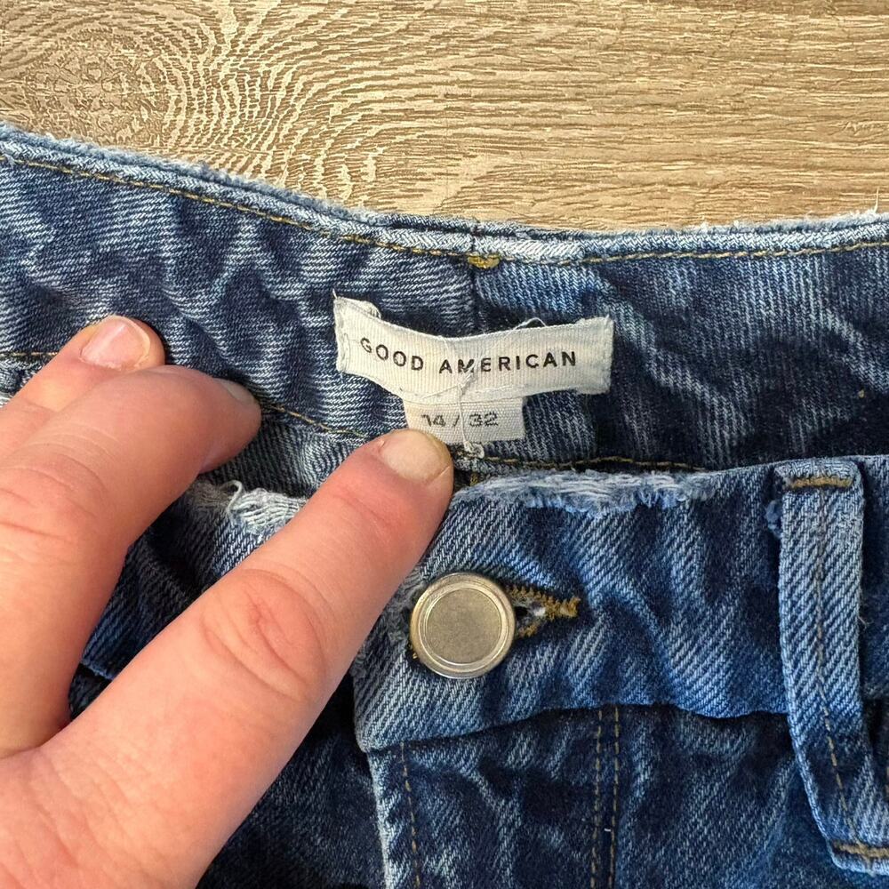 Good American Distressed Straight Leg Jeans Size 14 Frayed Waist Medium Wash​ - Picture 2 of 9